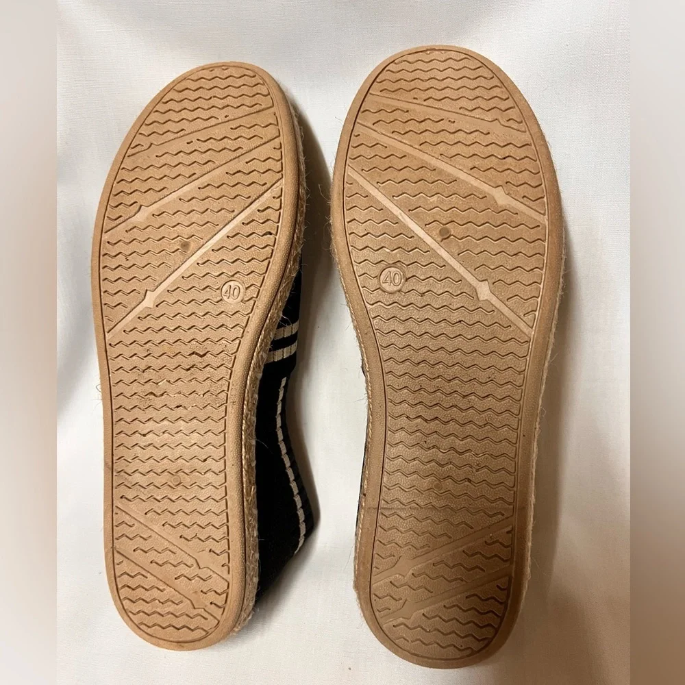 Black and beige espadrille flats, size 9. - Picture 4 of 7